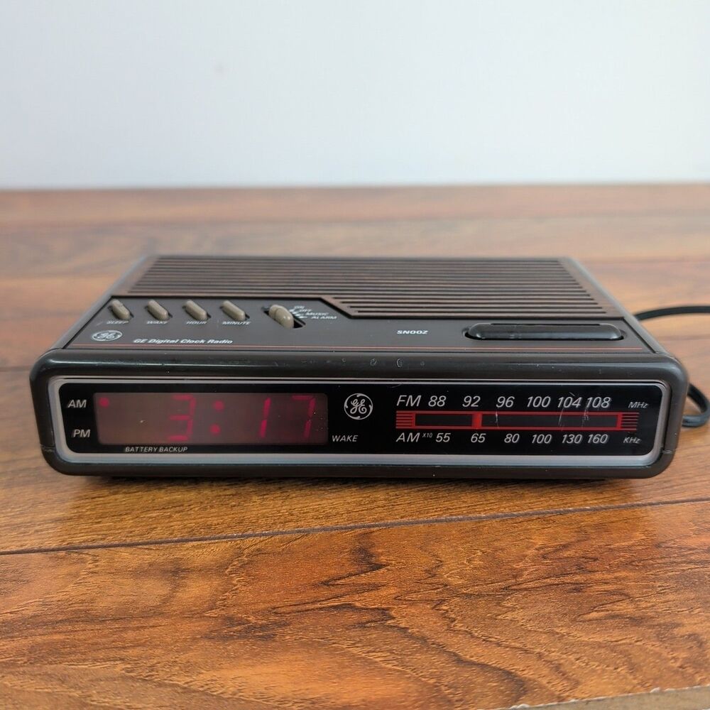 Vintage GE 7-4612B Digital Alarm Clock Radio General Electric Tested Works